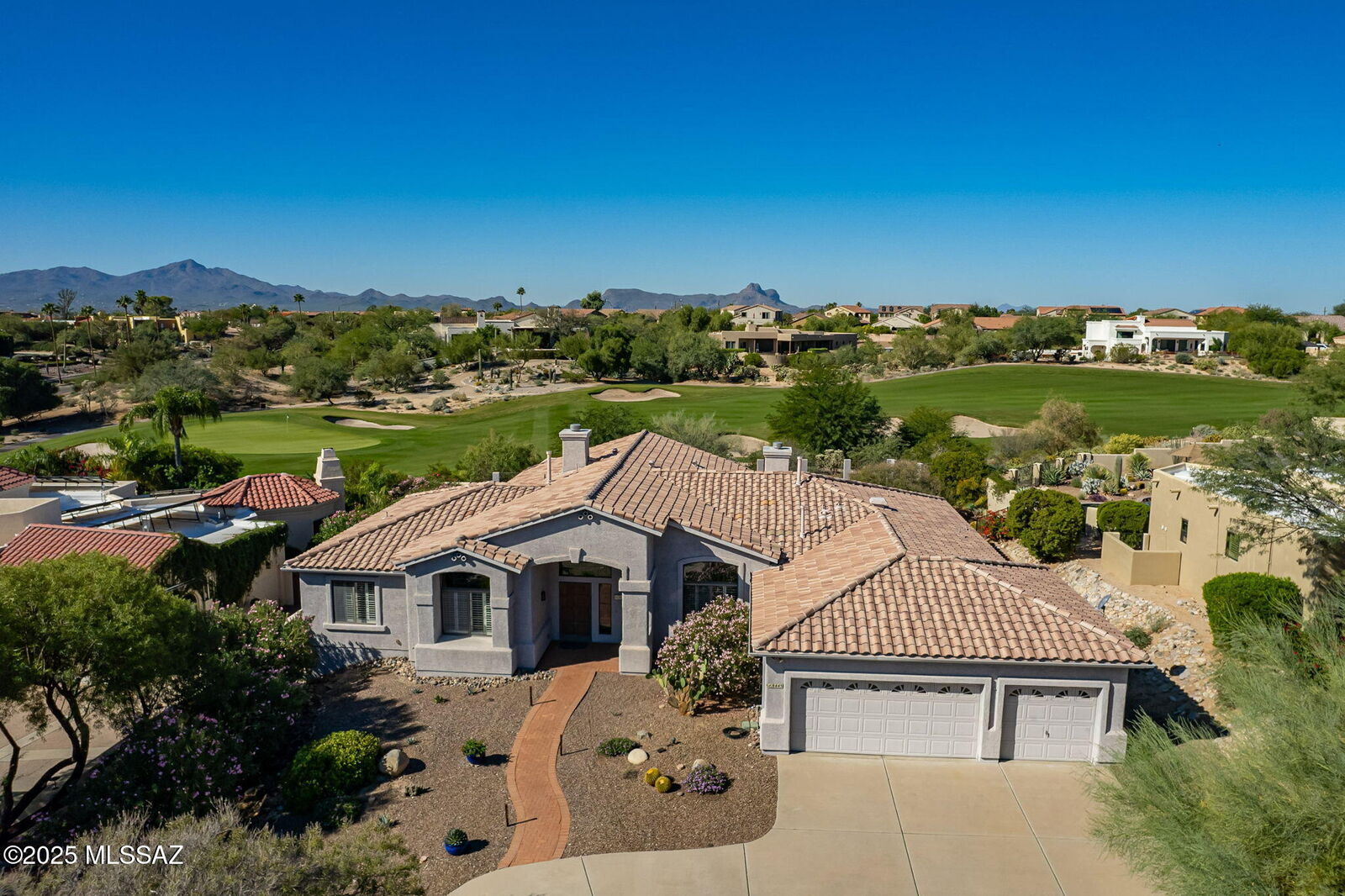 Property Photo:  8445 N Nob Hill Drive  AZ 85742