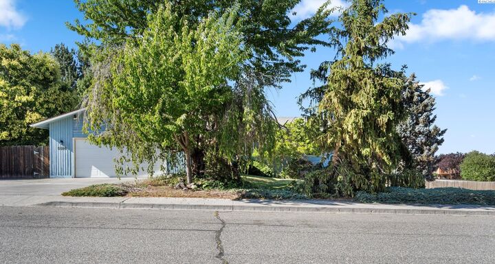 Property Photo: 5500 W 26th Ave WA 99338