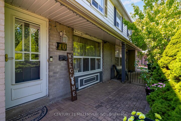 Property Photo: 10 Greenwood Crescent ON L6S 1T3