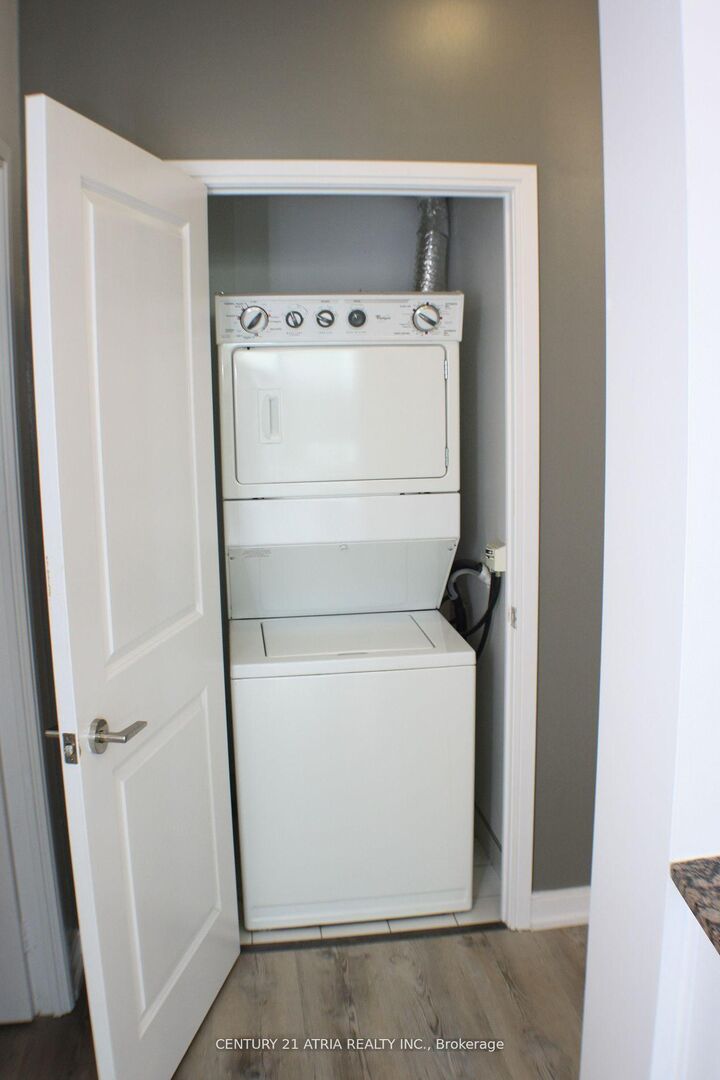 Photo de la propriété:  80 Absolute Avenue 3010  ON L4Z 0A5 