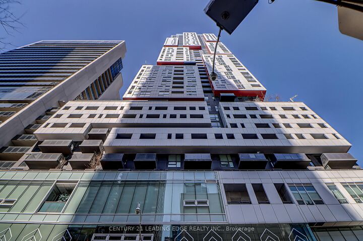 Property Photo:  318 Richmond Street 3904  ON M5V 0B4