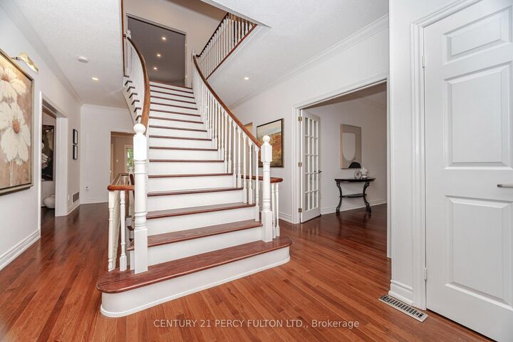 Property Photo:  913 Duncannon Drive  ON L1X 2M4