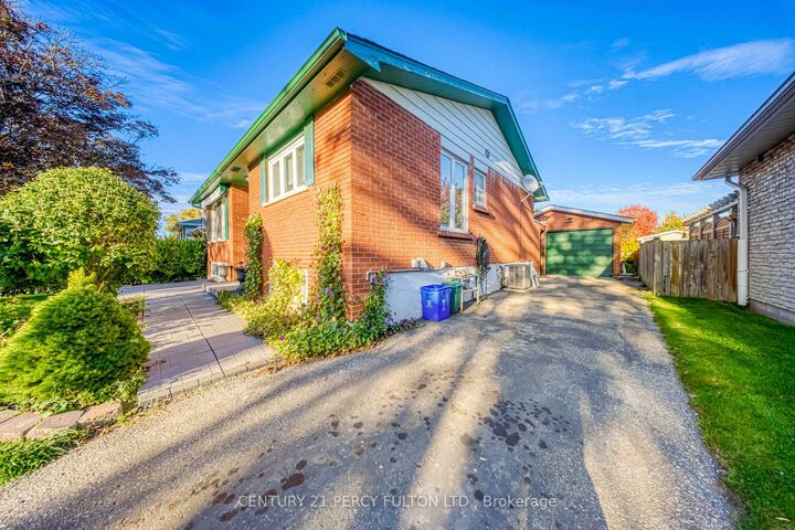 Photo de la propriété:  43 Taylor Road  ON L1S 2X5