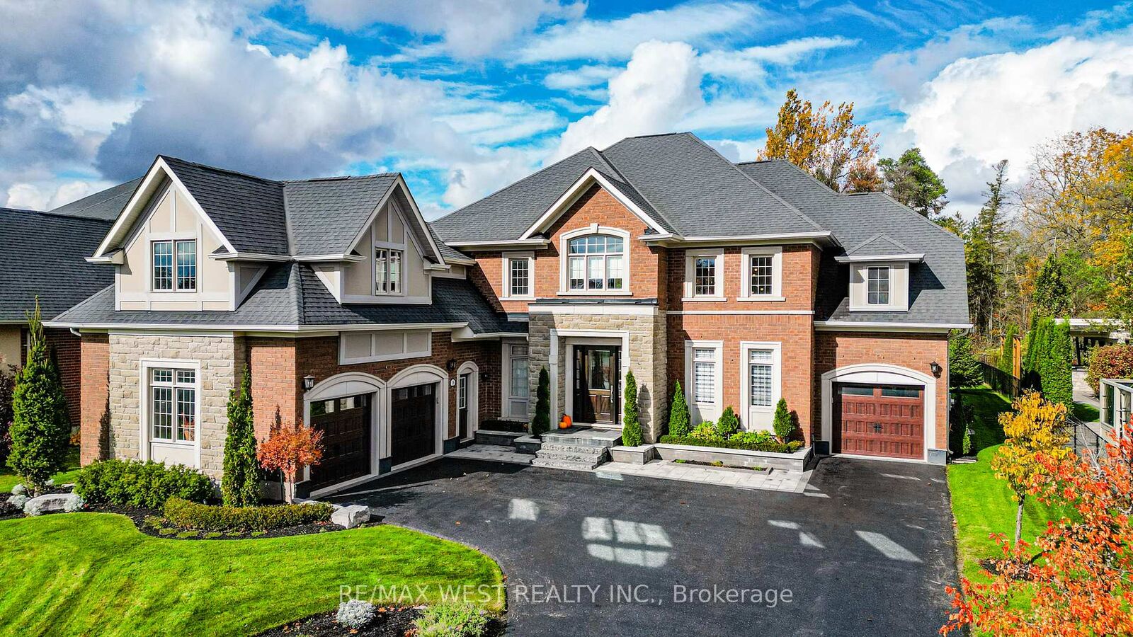 Photo de la propriété:  18 Wyndance Way N/A  ON L9P 0B8 