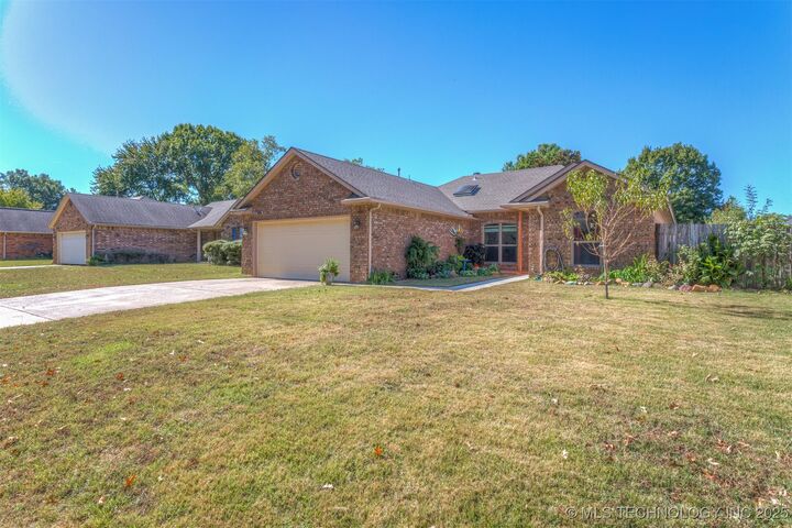 Property Photo:  11306 S 108th  OK 74008