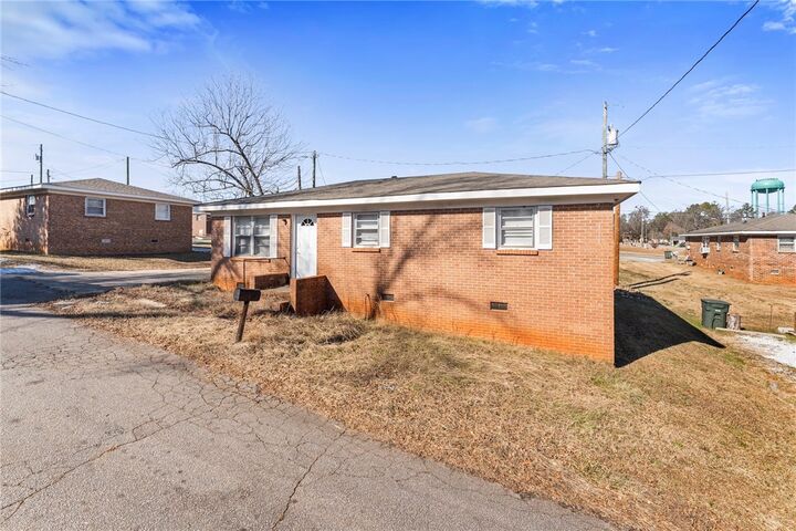 Property Photo:  103 Linda Drive  SC 29678
