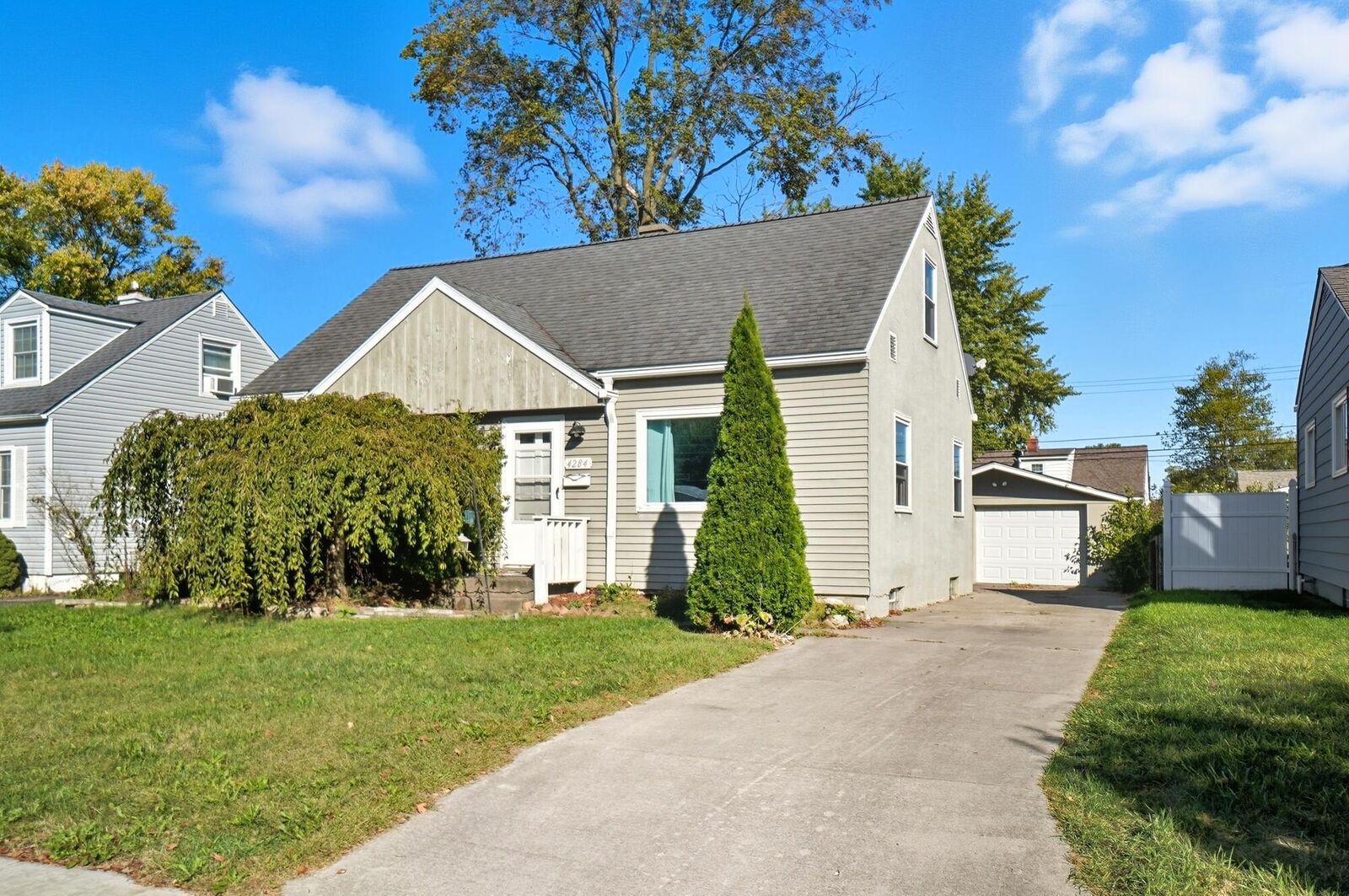 Property Photo: 4284 Beechgrove Drive OH 43123