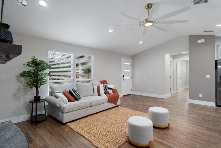 803 Glen Road  Austin TX 78753 photo