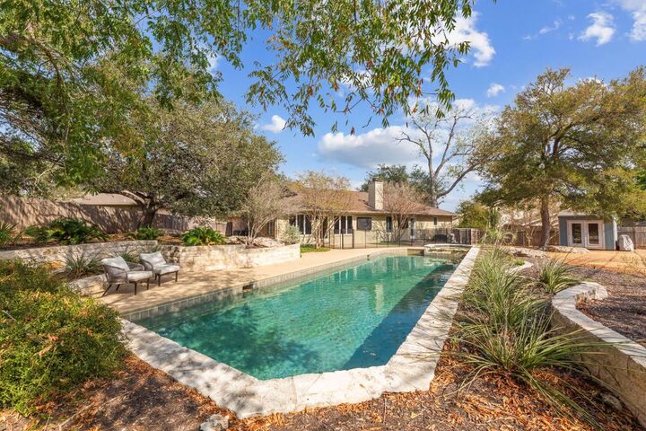 Property Photo: 9902 Winding Oak Circle TX 78750