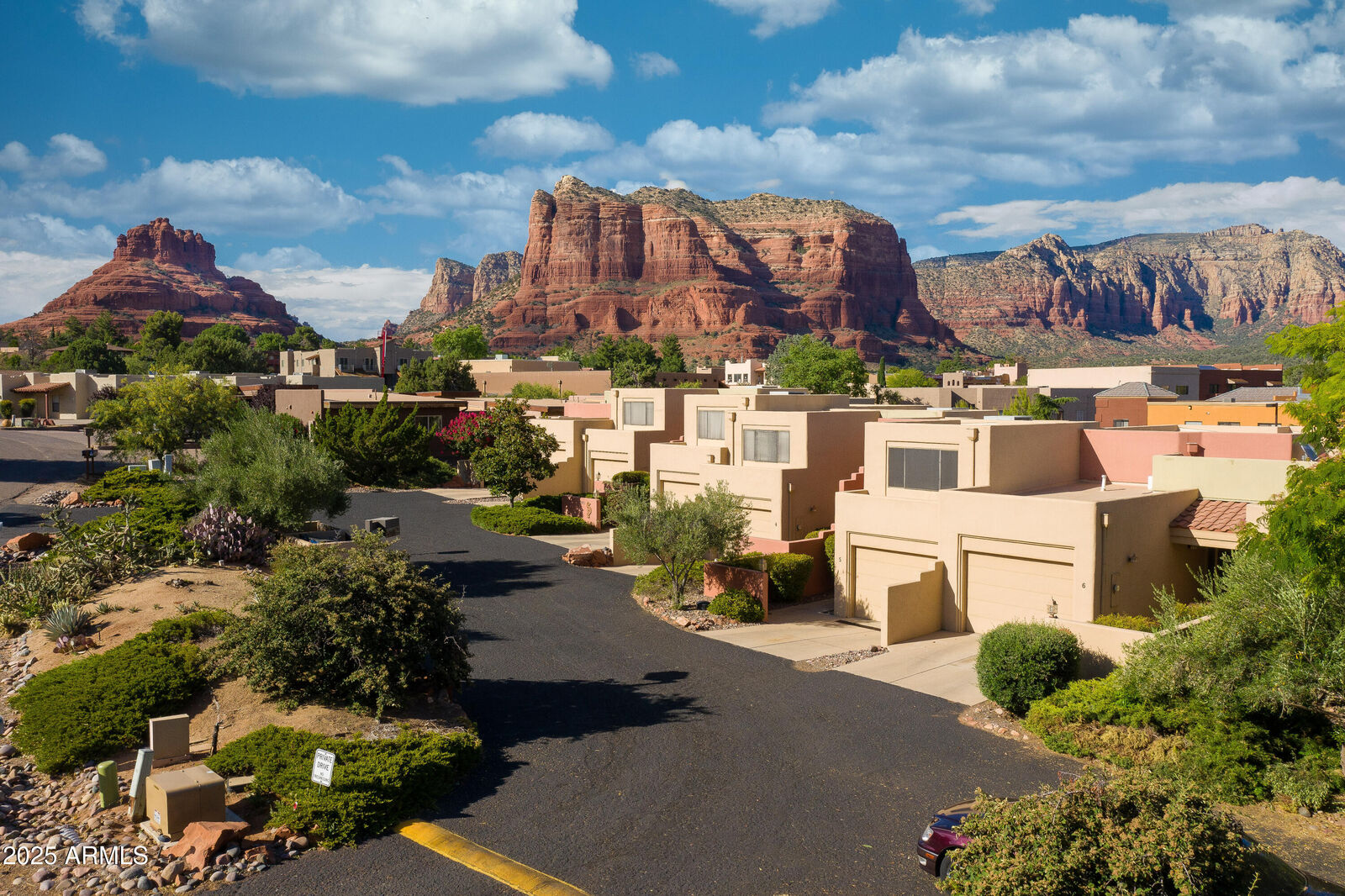 Property Photo:  105 Sugarloaf Street 1-6  AZ 86351