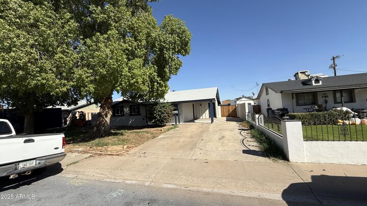 Property Photo:  3307 N 65th Avenue  AZ 85033