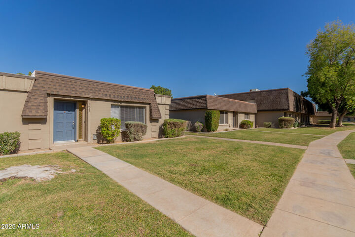Property Photo: 1623 E Baker Drive AZ 85282
