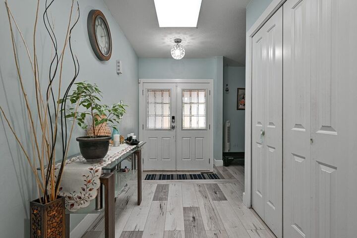 Photo de la propriété:  14346 68B Avenue  BC V3W 8X1