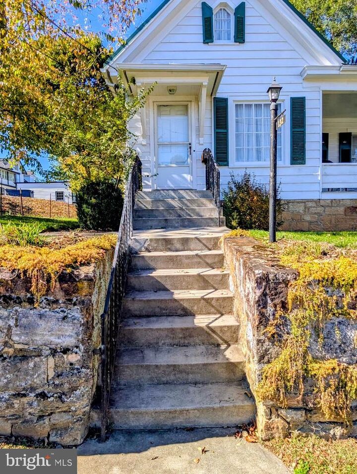 Property Photo:  132 S Thomas St  PA 15522