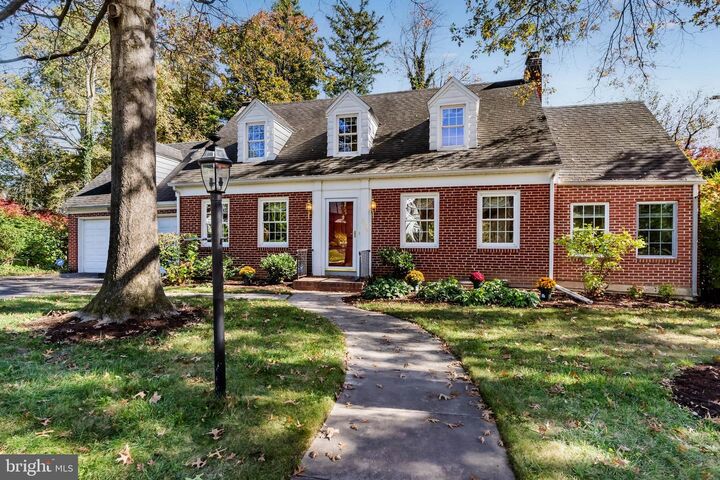 Property Photo:  209 Willow Avenue  PA 17011