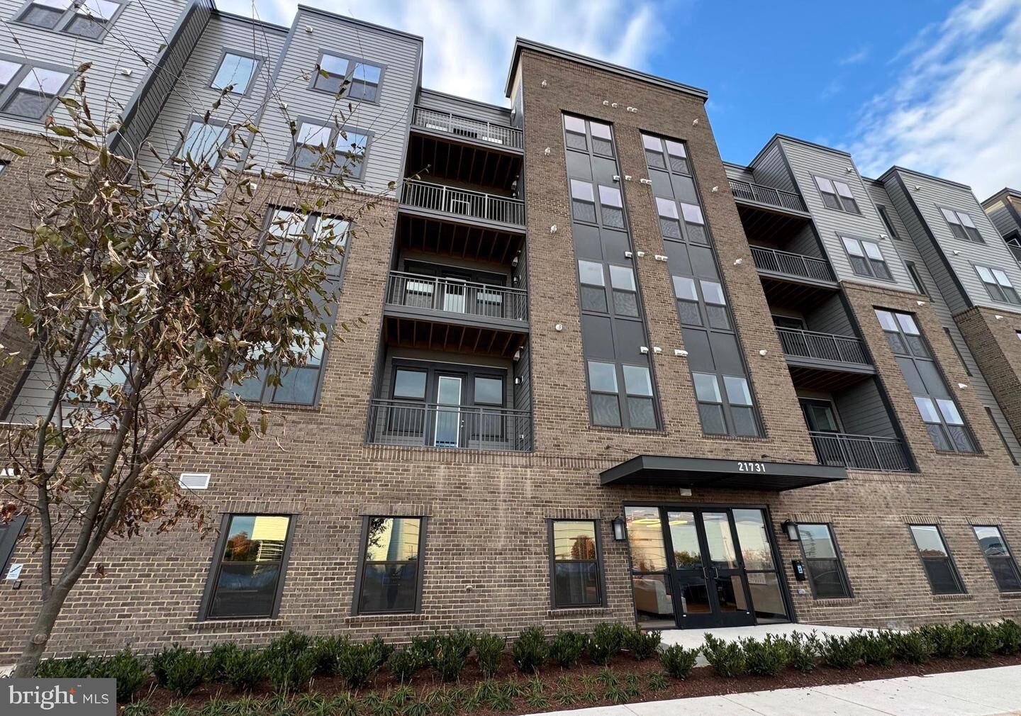 Property Photo:  21731 Dovekie Terrace #304  VA 20147 