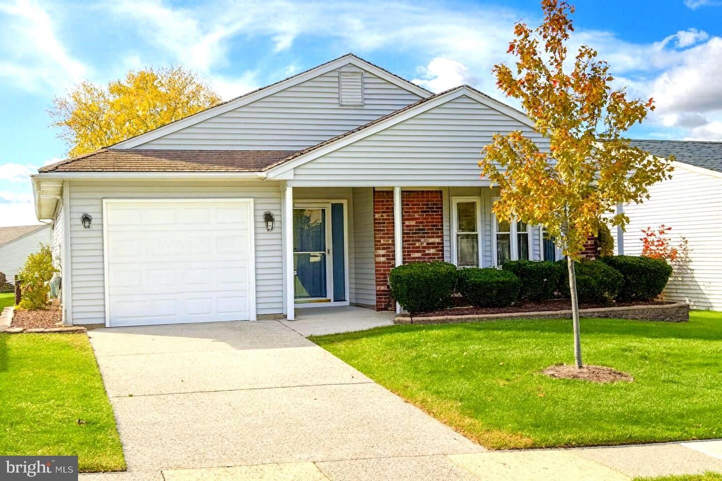 Property Photo:  3 Deep Hollow Lane N  NJ 08022