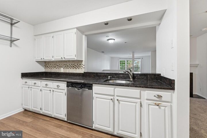 Property Photo:  240 S Reynolds Street 306  VA 22304