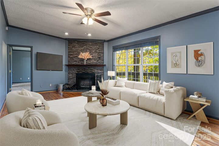 Property Photo: 334 Foxden Road NC 28754