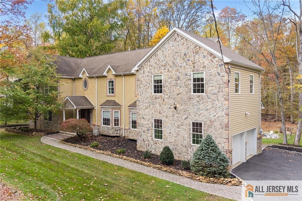 Property Photo:  21 Angus Lane  NJ 07059 