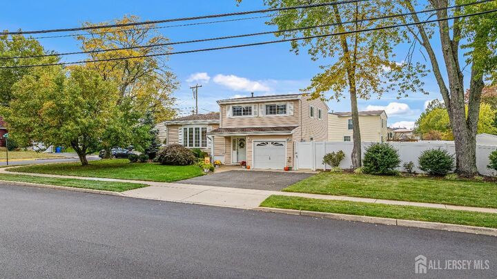 Property Photo:  5 Grace Drive  NJ 08857 