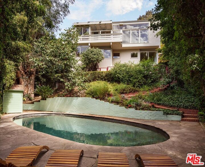 2764 Outpost Dr  Los Angeles CA 90068 photo