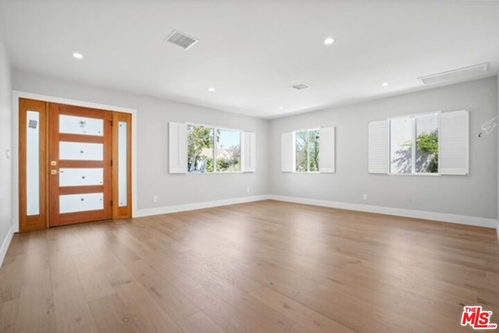 Property Photo:  4456 Calhoun Ave  CA 91423