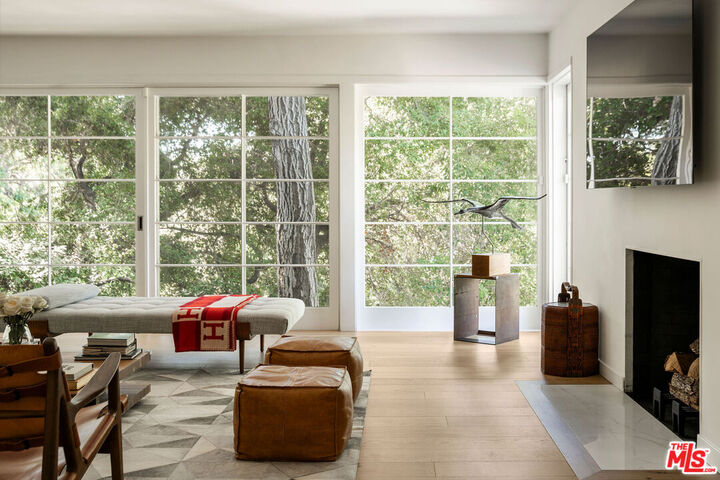 2410 E Nichols Canyon Rd  Los Angeles CA 90046 photo