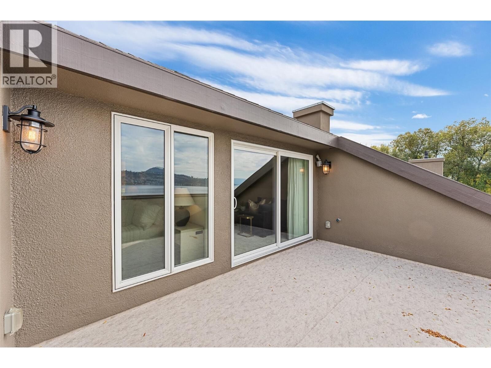 Property Photo:  2368 Abbott Street 9  BC V1Y 9G7