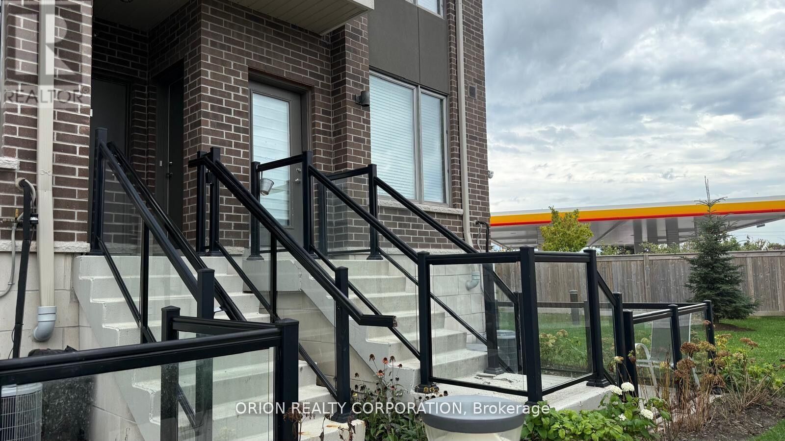 Property Photo:  1460 Whites Road 411  ON L1V 0E8 