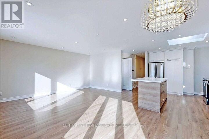 Property Photo:  765 Greenfield Crescent Main  ON L3Y 3B2 