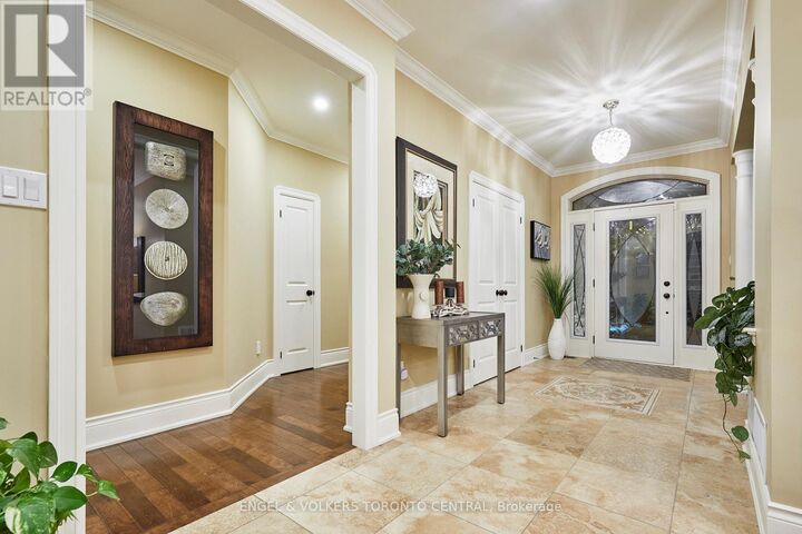 Property Photo:  66 Varcoe Road  ON L1E 1S4