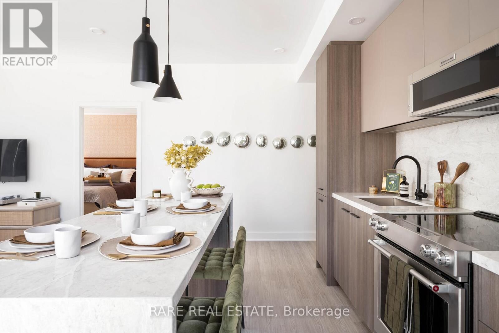 Property Photo: 25 Dalhousie Street 1909 ON M5B 2A5