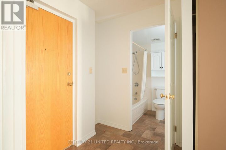 Photo de la propriété: 921 Armour Road 222 ON K9H 7K5