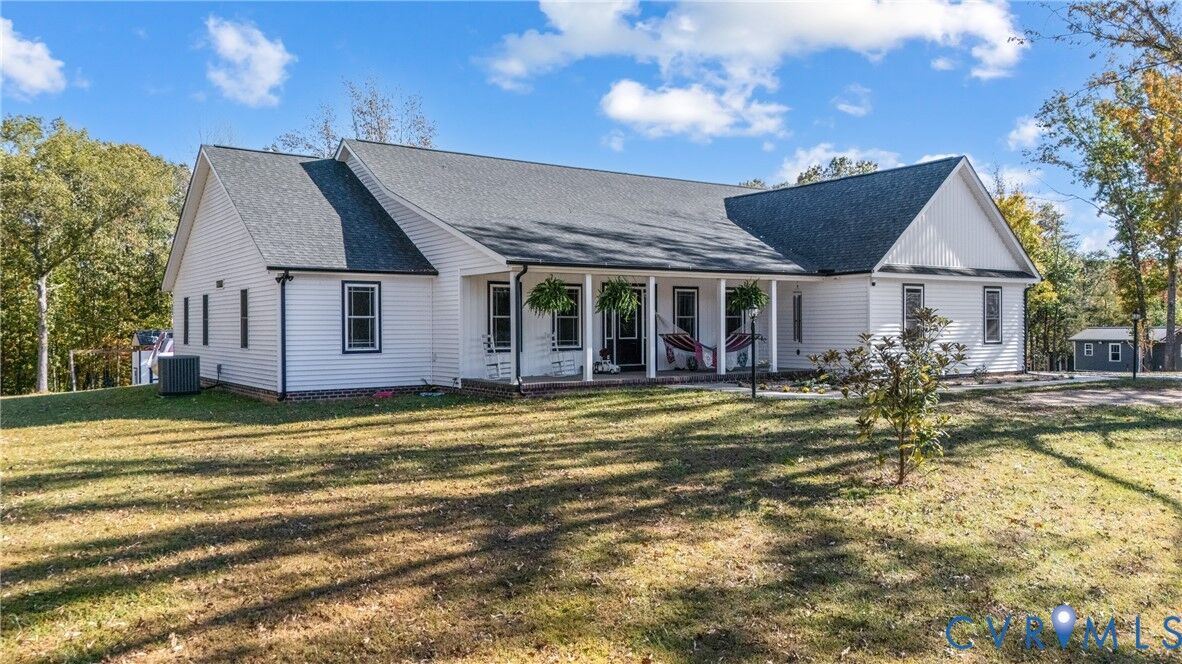 Property Photo:  2072 Cumberland Road  VA 23901 