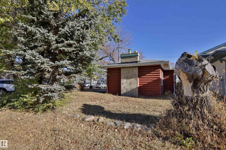 Property Photo:  9629 120 Avenue NW  AB T5G 0R8 