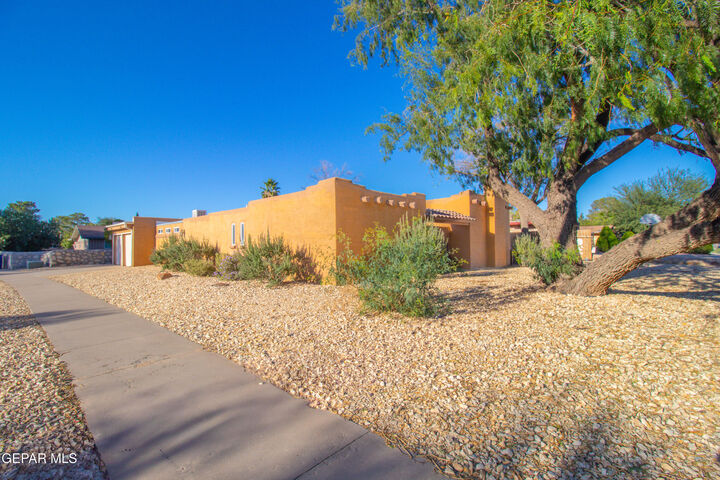 Property Photo:  717 Frontera Road  TX 79922