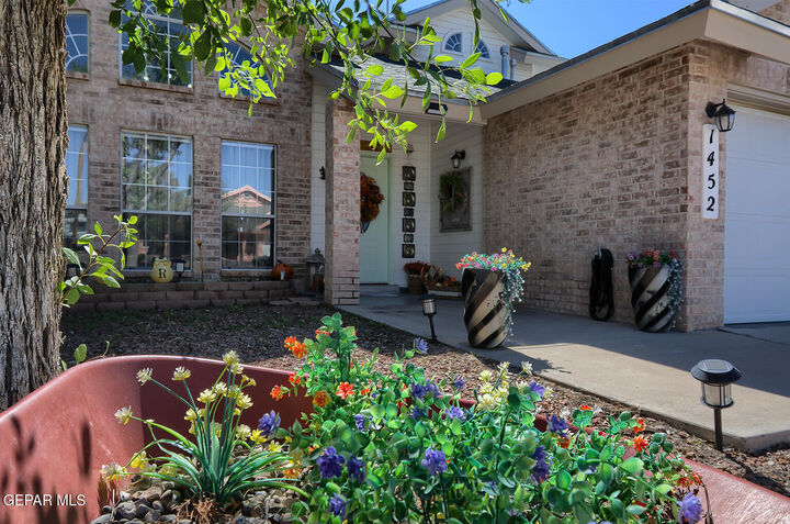 1452 Desierto Rico Avenue  El Paso TX 79912 photo
