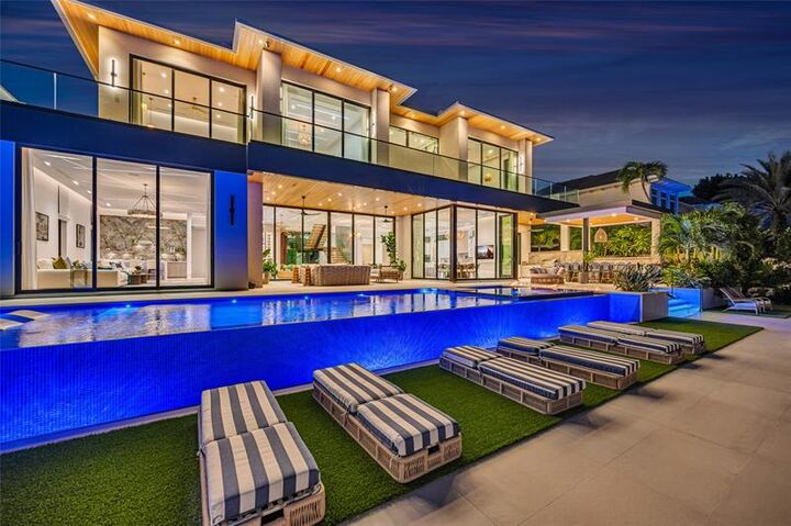 Property Photo:  408 Coral Way  FL 33301