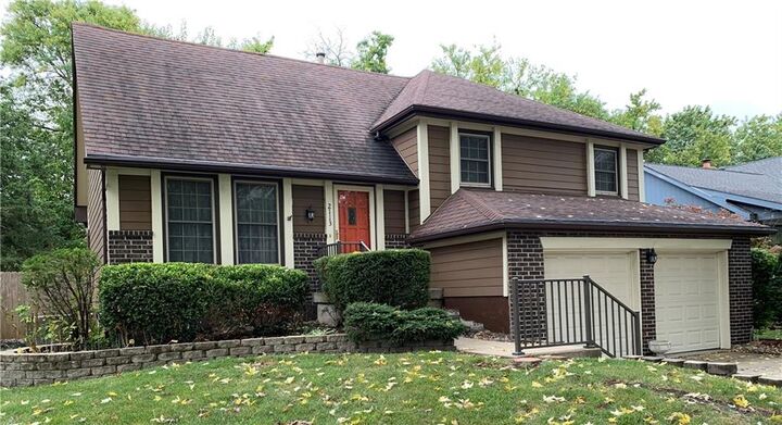 2113 E Jamestown Drive  Olathe KS 66062 photo