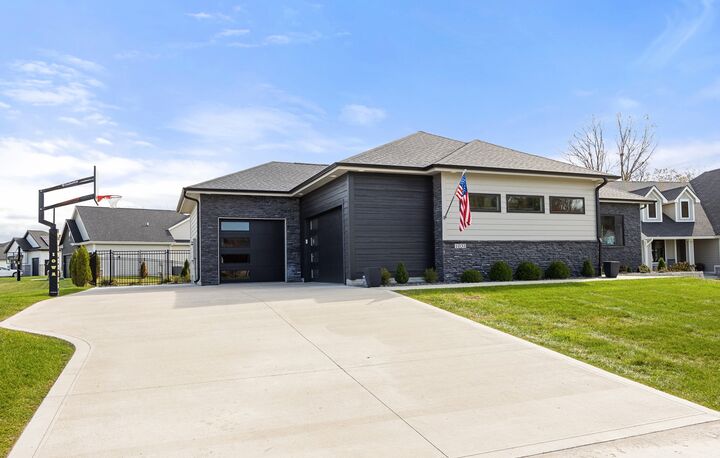 Property Photo:  1031 Timber Valley Circle  IA 50226