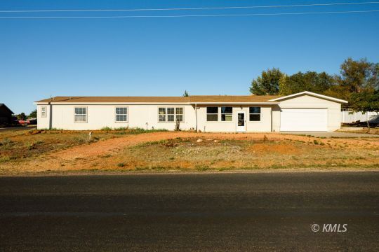 1686 S Powell Dr  Kanab UT 84741 photo