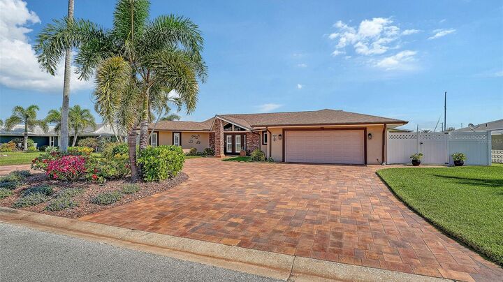 Property Photo:  4607 Bimini Drive  FL 34210