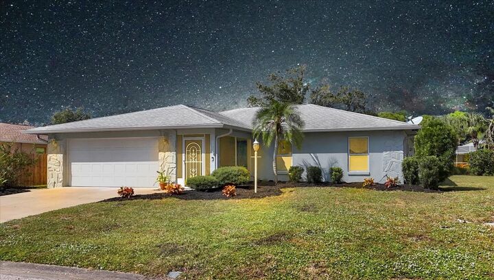 Property Photo:  2017 Country Meadows Lane  FL 34235