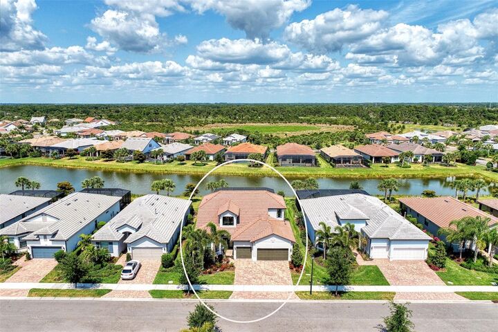 Property Photo:  12432 Golden Sage Drive  FL 34238 