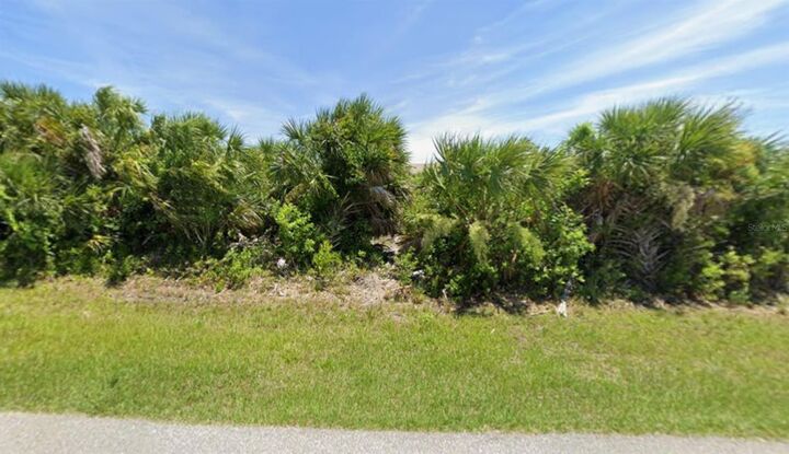 Property Photo:  15225 Lakeland Circle  FL 33981 