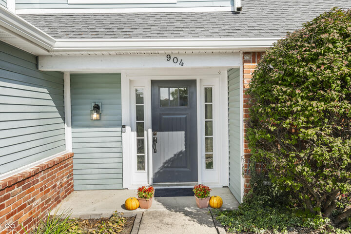 Property Photo:  904 Brendon Drive  IN 46168