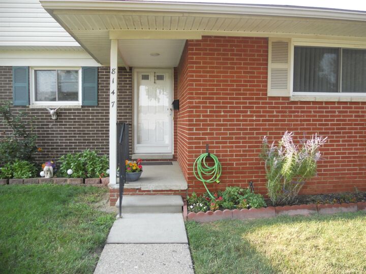 Property Photo:  8147 Busko Street  MI 48093