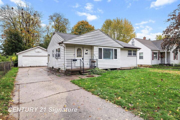 Property Photo:  1830 Zauel Street  MI 48602