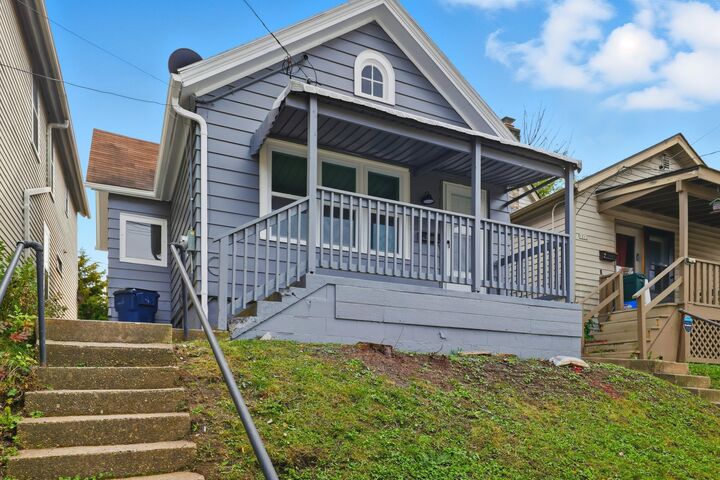 Property Photo:  1017 E Pearson St  WI 53202